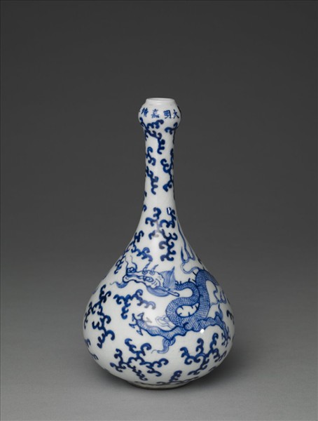 青花雲龍紋蒜頭瓶
