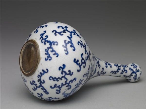 青花雲龍紋蒜頭瓶