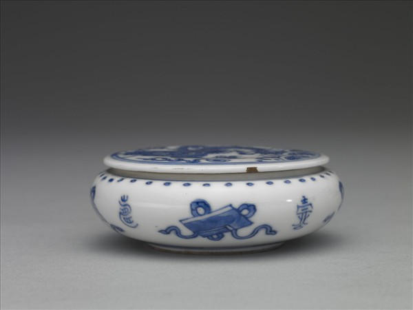 青花龍紋盒