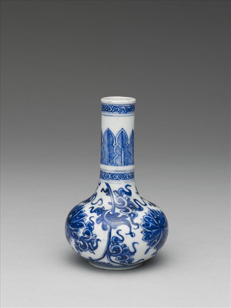 青花番蓮紋瓶