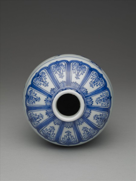 青花歲寒三友圖梅瓶