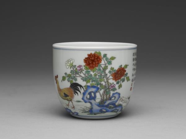 粉彩雞缸杯