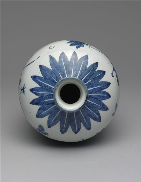 青花蓮塘海獸紋梅瓶