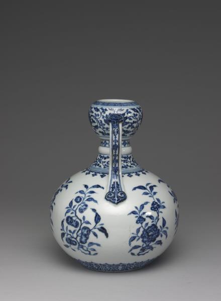 青花折枝花果紋如意雙耳瓶