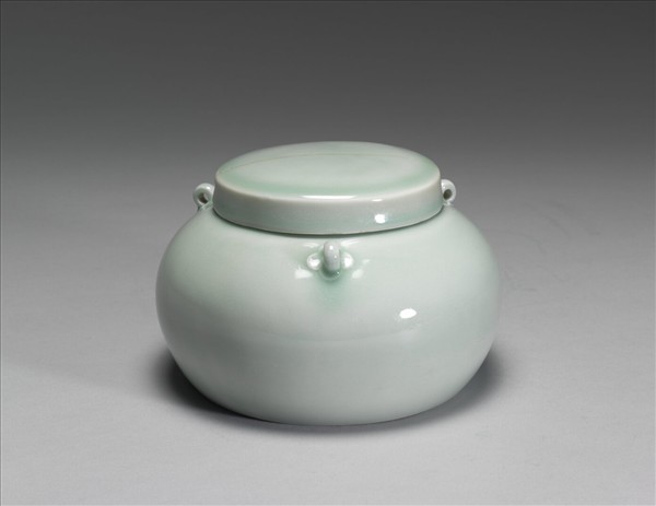 翠青釉三繫蓋罐