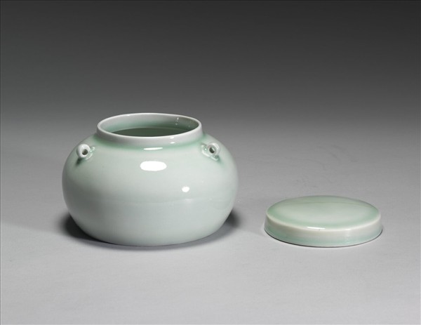 翠青釉三繫蓋罐