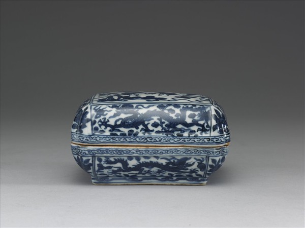 青花嬰戲龍紋長方盒