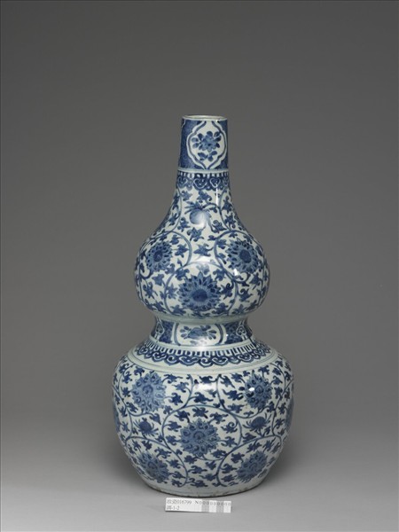 青花番蓮紋葫蘆瓶