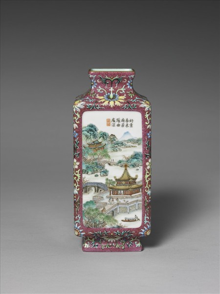 粉彩開光山水四方瓶