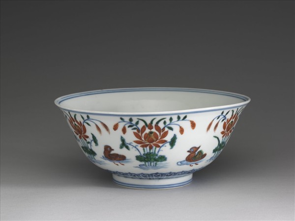 鬥彩蓮塘鴛鴦碗