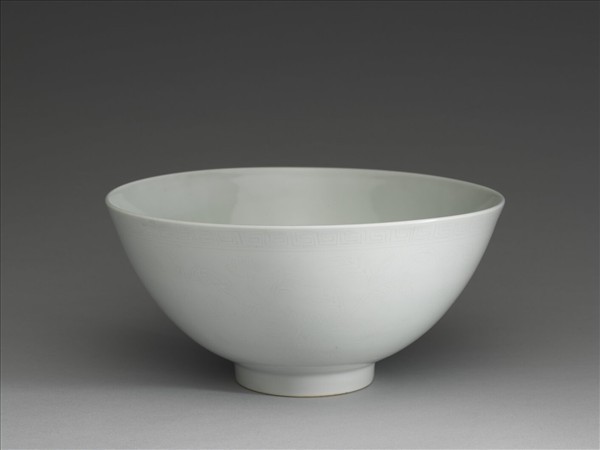 甜白劃花四季花卉紋碗