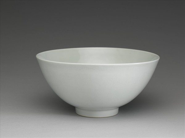 甜白劃花四季花卉紋碗