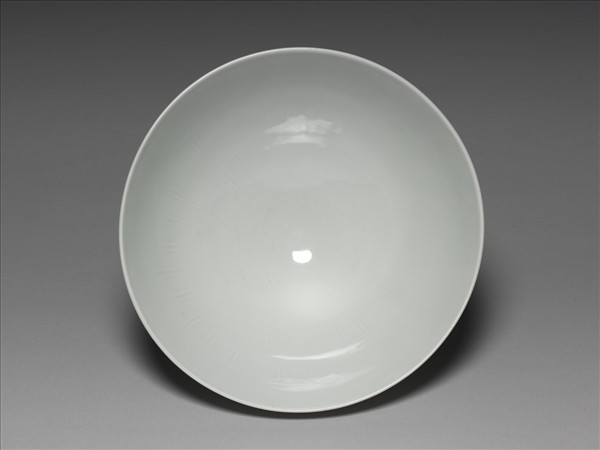 甜白劃花四季花卉紋碗