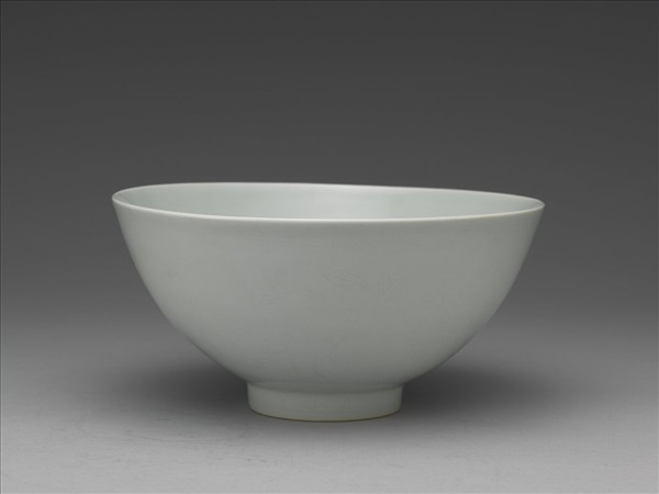 甜白劃花四季花卉紋碗