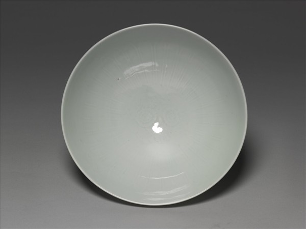 甜白劃花四季花卉紋碗