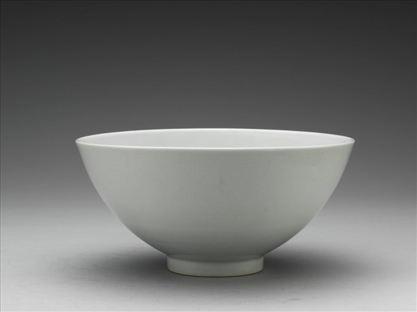 甜白劃花四季花卉紋碗