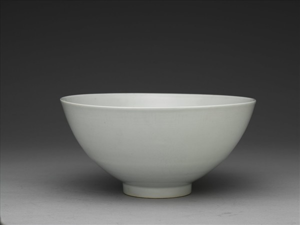 甜白劃花四季花卉紋碗