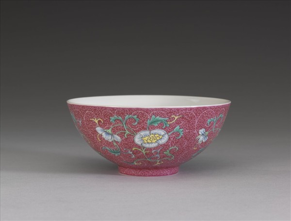 洋彩錦上添花紅地茶碗