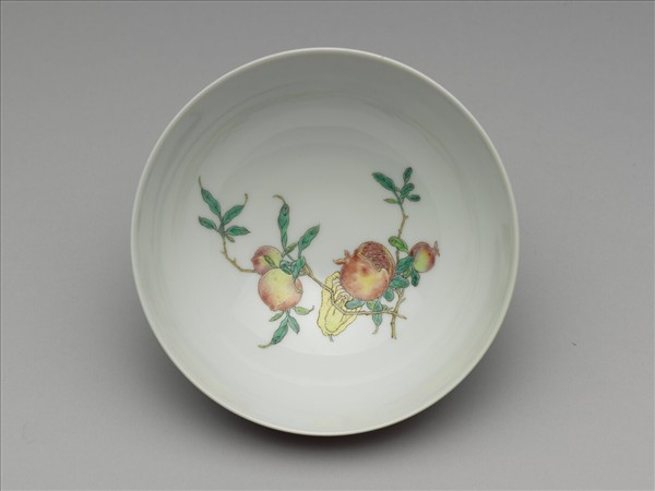 洋彩錦上添花紅地茶碗