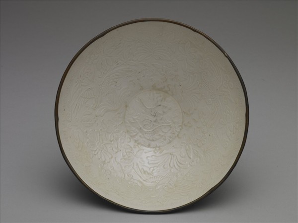 定窯 印花蓮塘鴛鴦碗