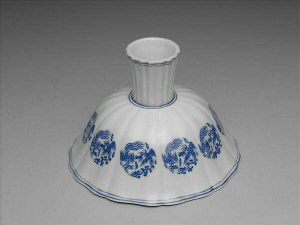 青花團鳳紋高足碗