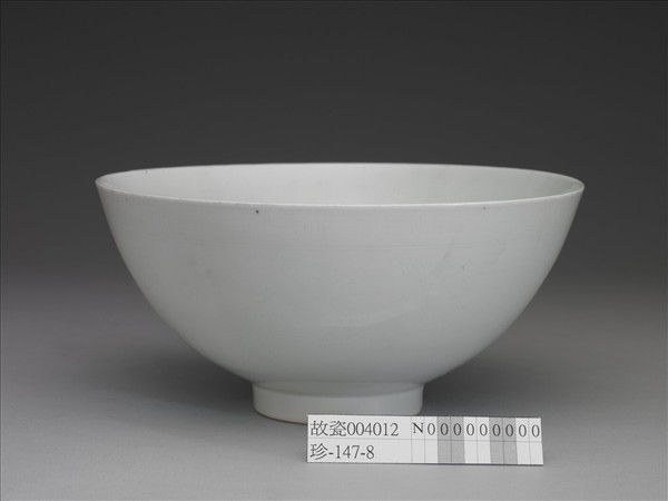 甜白劃花四季花卉紋碗