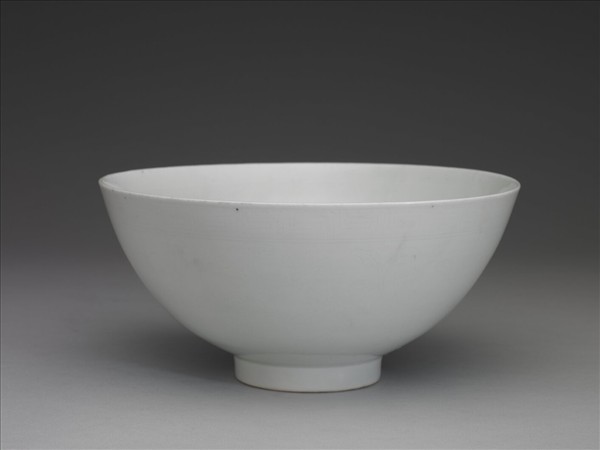 甜白劃花四季花卉紋碗