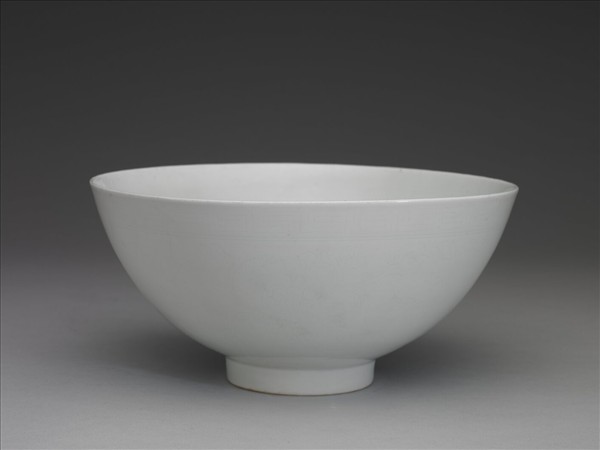 甜白劃花四季花卉紋碗