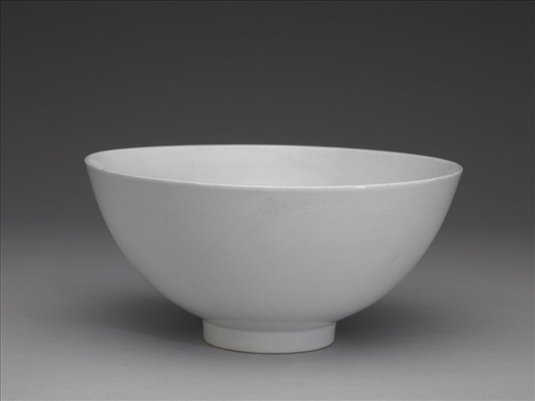 甜白劃花四季花卉紋碗