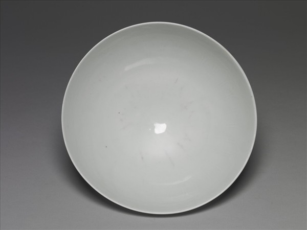 甜白劃花四季花卉紋碗