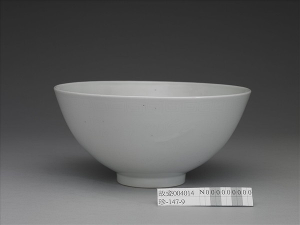 甜白劃花四季花卉紋碗