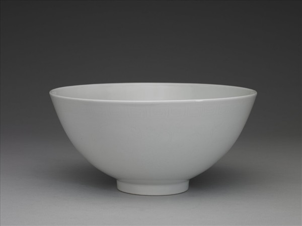 甜白劃花四季花卉紋碗