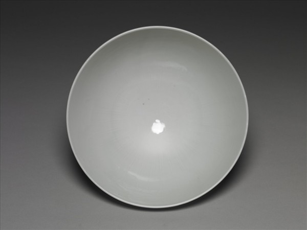 甜白劃花四季花卉紋碗