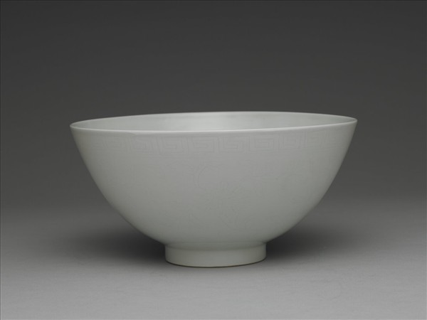 甜白劃花四季花卉紋碗