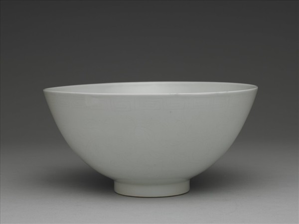 甜白劃花四季花卉紋碗