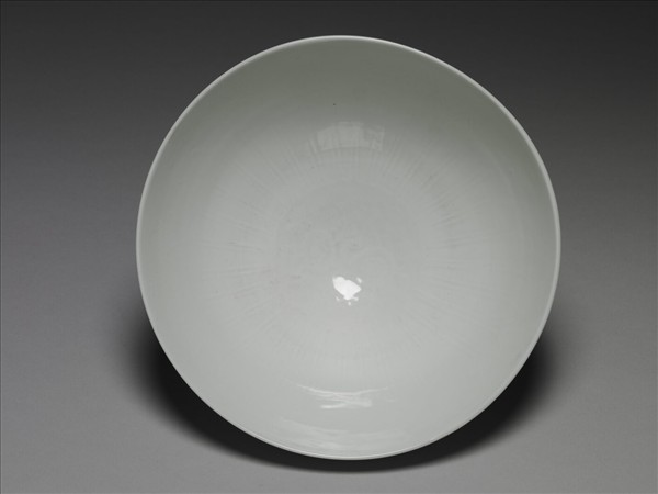 甜白劃花四季花卉紋碗