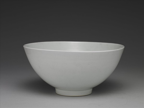 甜白劃花四季花卉紋碗