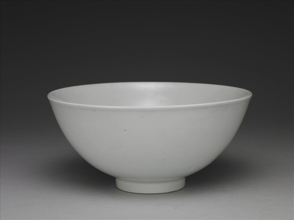 甜白劃花四季花卉紋碗