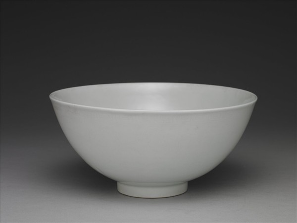 甜白劃花四季花卉紋碗