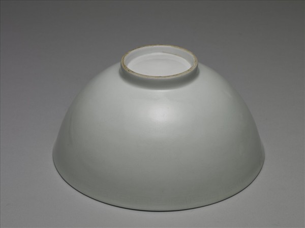 甜白劃花四季花卉紋碗