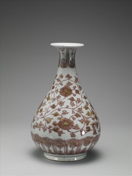 釉裡紅花卉紋瓶