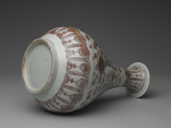 釉裡紅花卉紋瓶