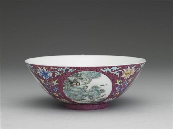 琺瑯彩紅錦地開光四季山水圖碗