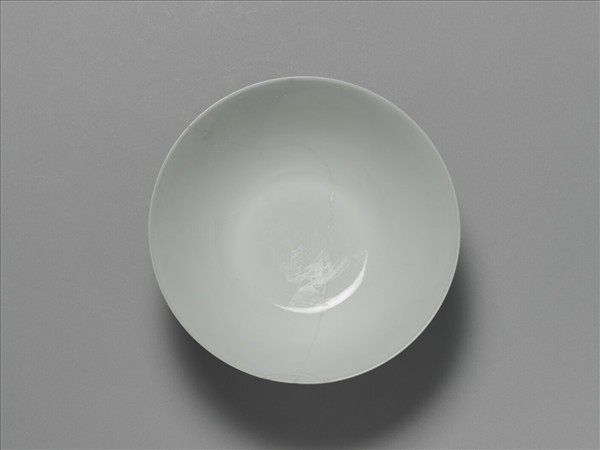 琺瑯彩紅錦地開光四季山水圖碗