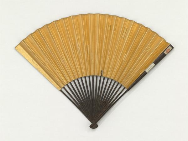 明仇英畫梅花山鳥　成扇