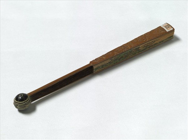 明仇英畫松陰獨坐　成扇