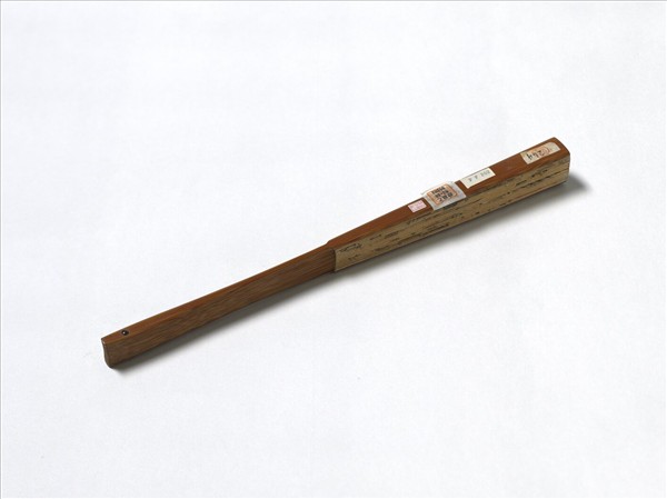 明王維烈畫梅花山鳥杜大綬書五言律葛應典書五言律　成扇　杜大綬書五言律葛應典書五言律