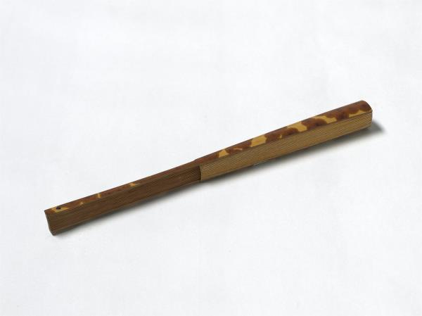 明馬守貞花蝶圖　成扇