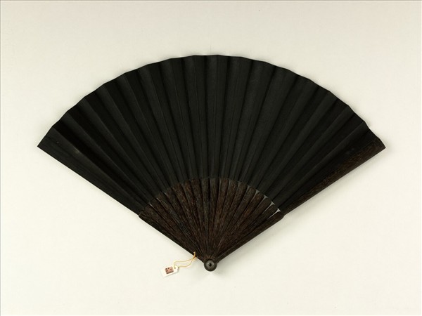 清曹文埴書乾隆御製書蘇軾刑賞忠厚之至論後　成扇