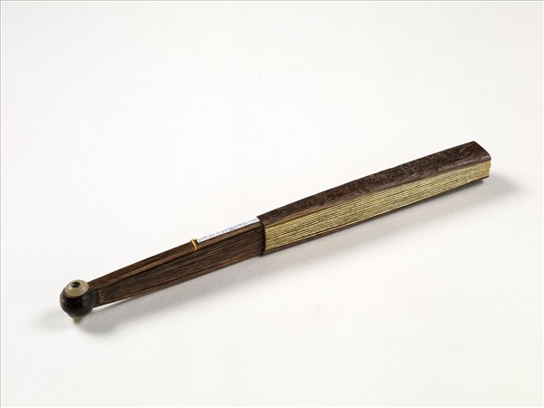 清人花卉　成扇